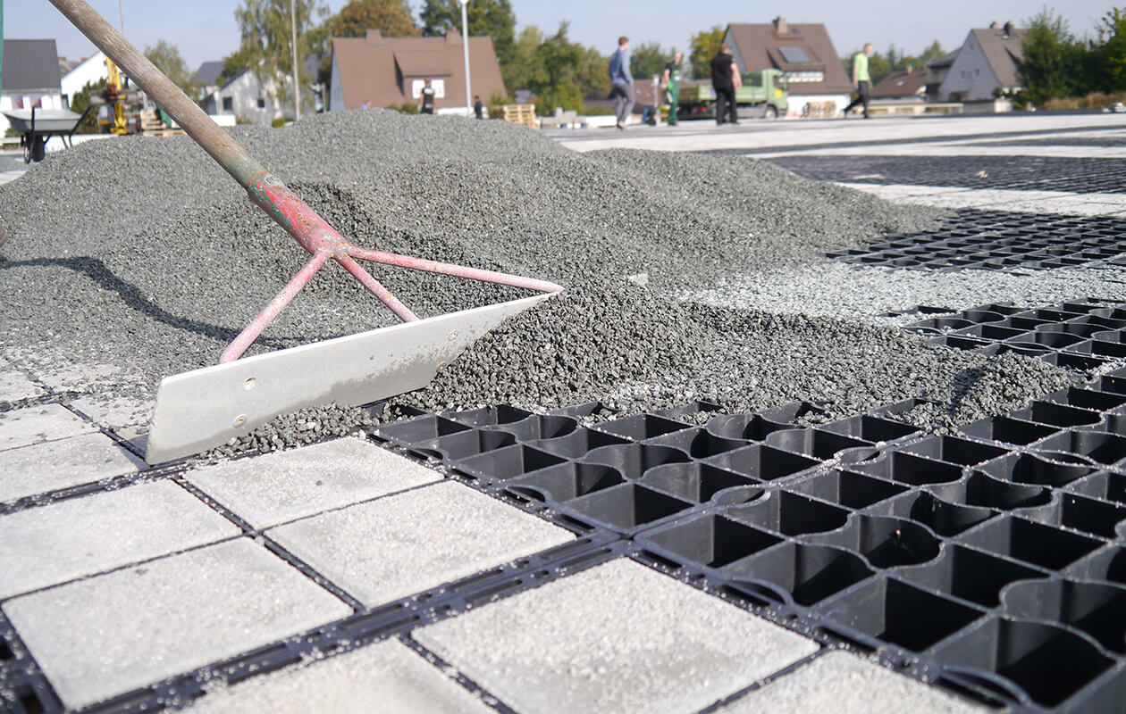 ecoraster_verlegung_befuellung_03